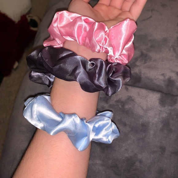 3 set scrunchies - Picture 3 of 7